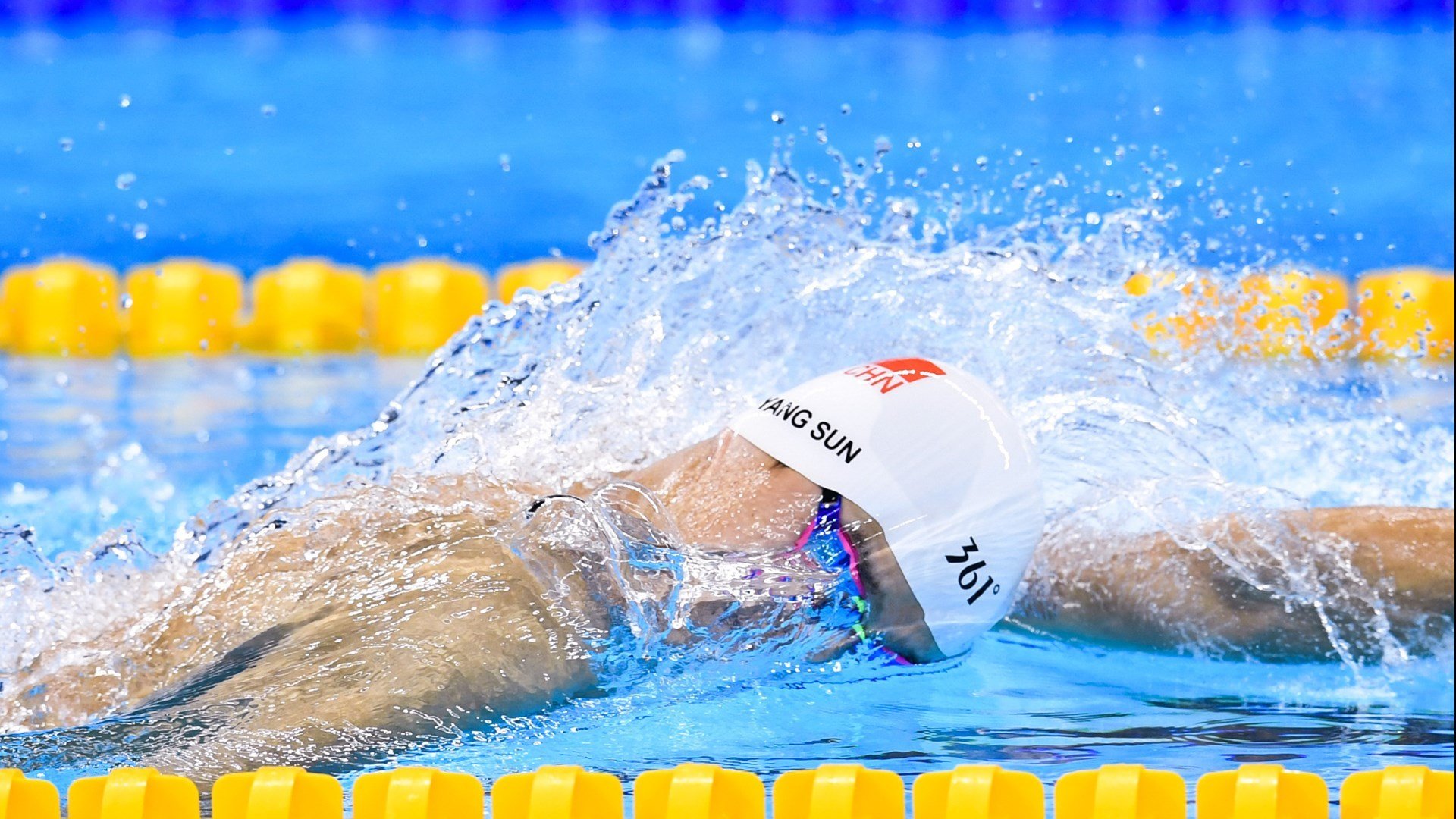 开云·体育官网APP下载-英超激烈争夺，豪门纷纷奋战追赶